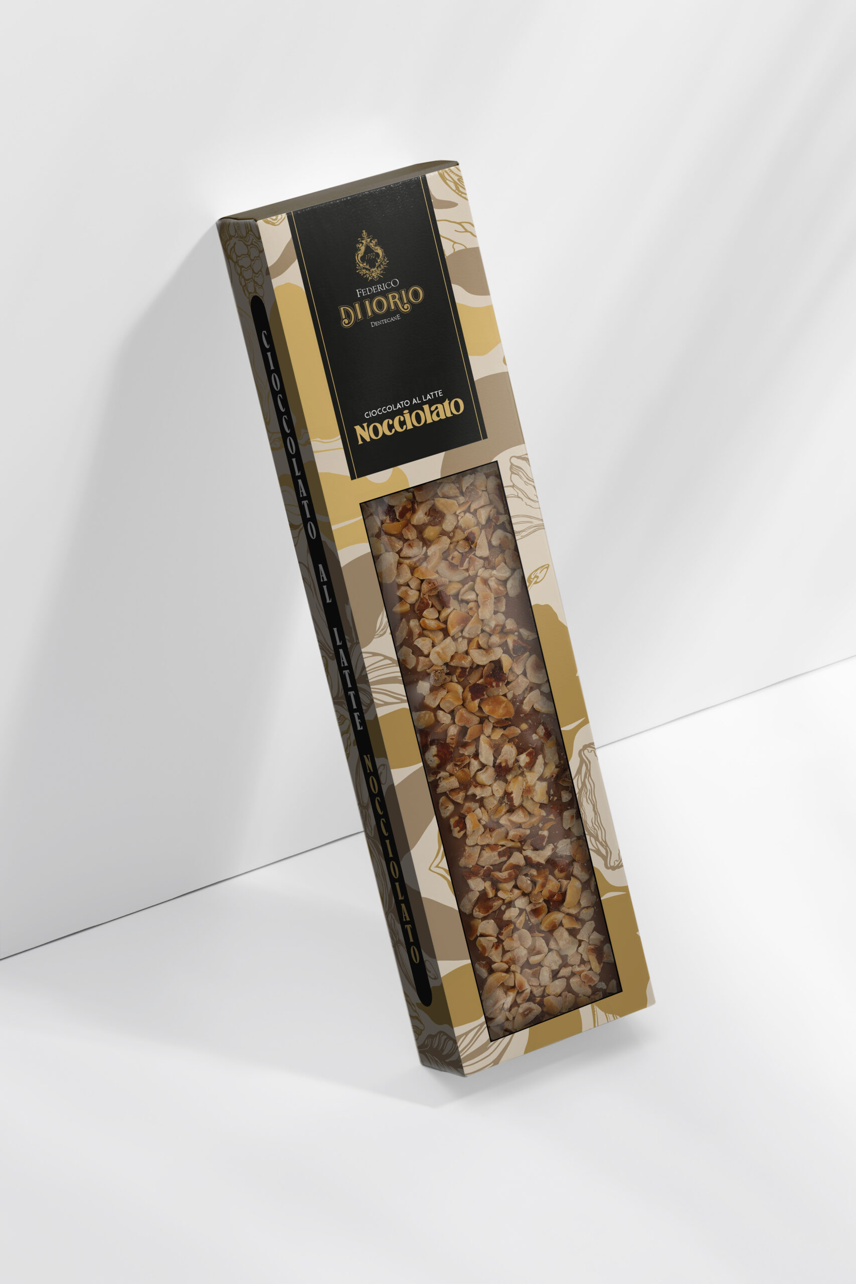 Tavoletta di cioccolato a latte con granella di nocciole